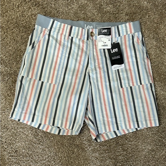 NWT Lee comfort and style midrise multi striped short size 10 kc - Picture 1 of 3